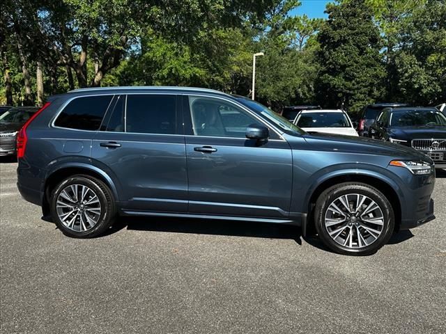 2022 Volvo XC90 Momentum