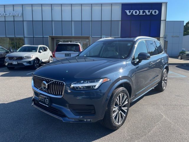 2022 Volvo XC90 Momentum