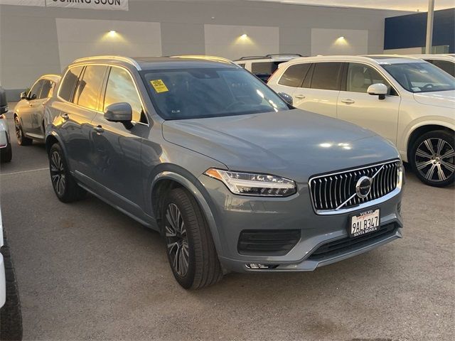 2022 Volvo XC90 Momentum