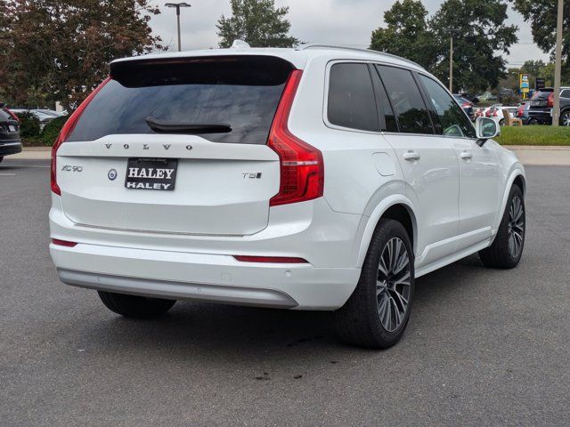 2022 Volvo XC90 Momentum