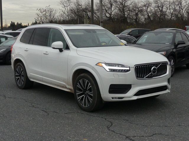 2022 Volvo XC90 Momentum