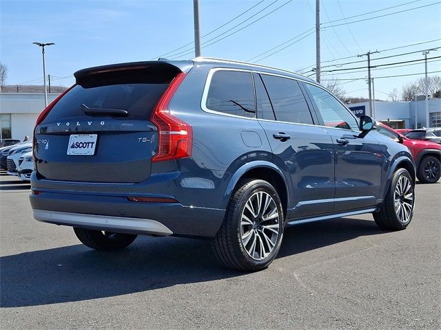 2022 Volvo XC90 Momentum