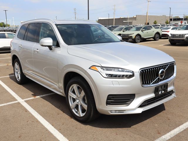 2022 Volvo XC90 Momentum