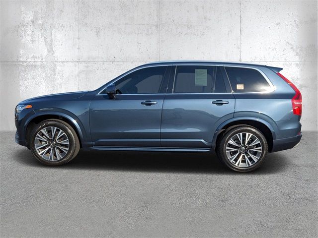 2022 Volvo XC90 Momentum