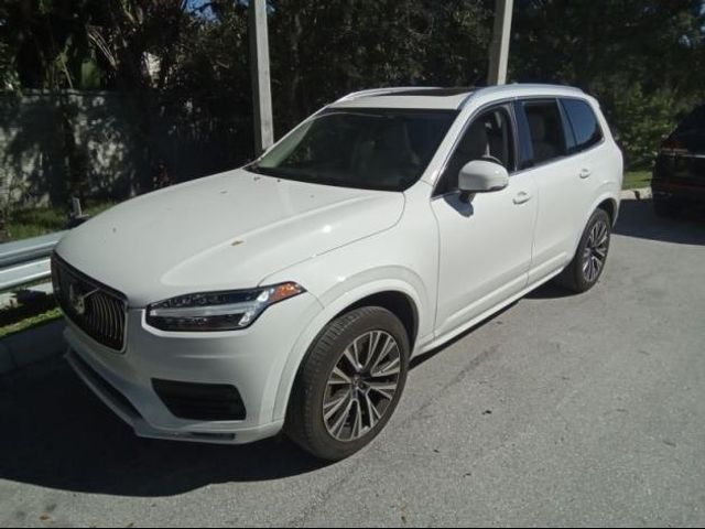 2022 Volvo XC90 Momentum