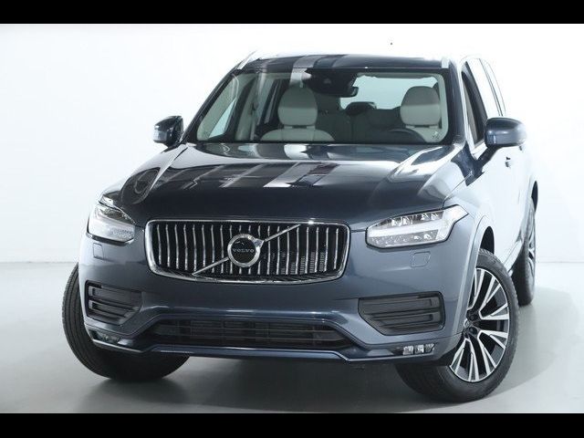 2022 Volvo XC90 Momentum