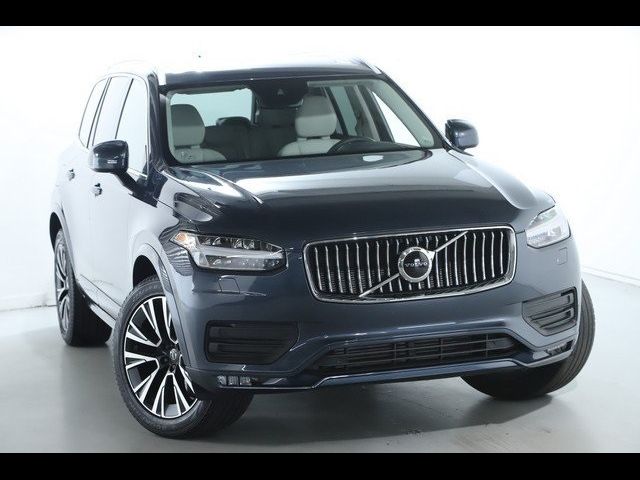 2022 Volvo XC90 Momentum