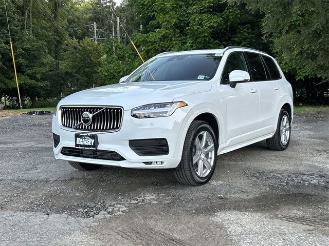 2022 Volvo XC90 Momentum