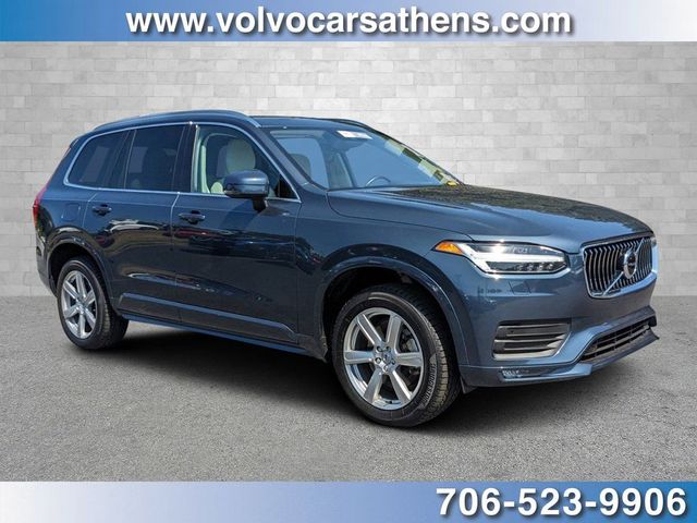 2022 Volvo XC90 Momentum