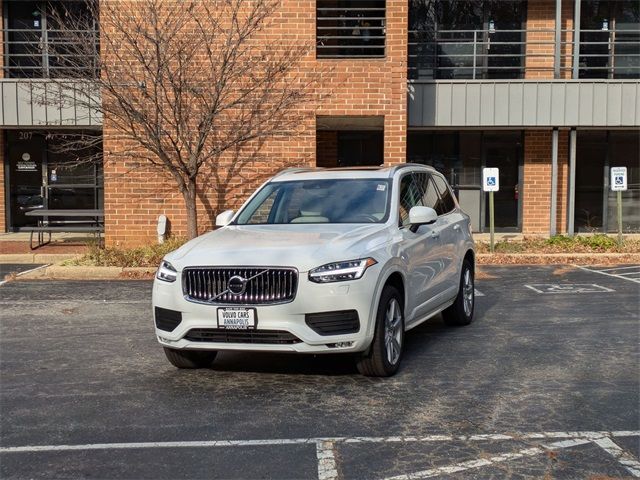 2022 Volvo XC90 Momentum