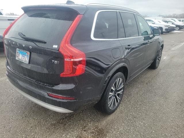 2022 Volvo XC90 Momentum