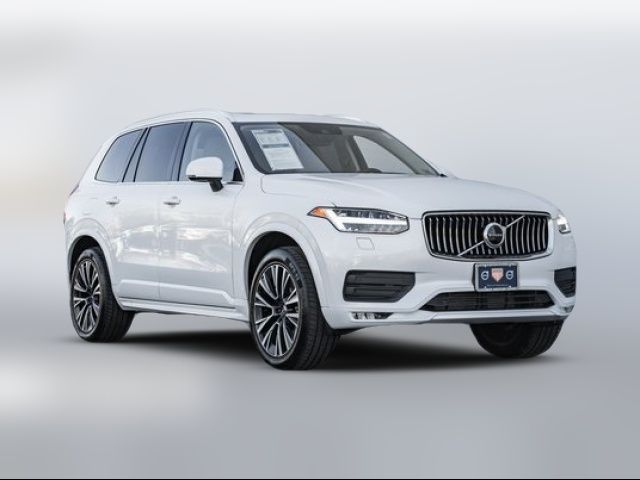 2022 Volvo XC90 Momentum