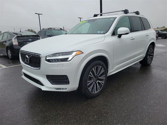 2022 Volvo XC90 Momentum