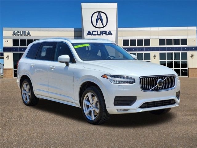 2022 Volvo XC90 Momentum