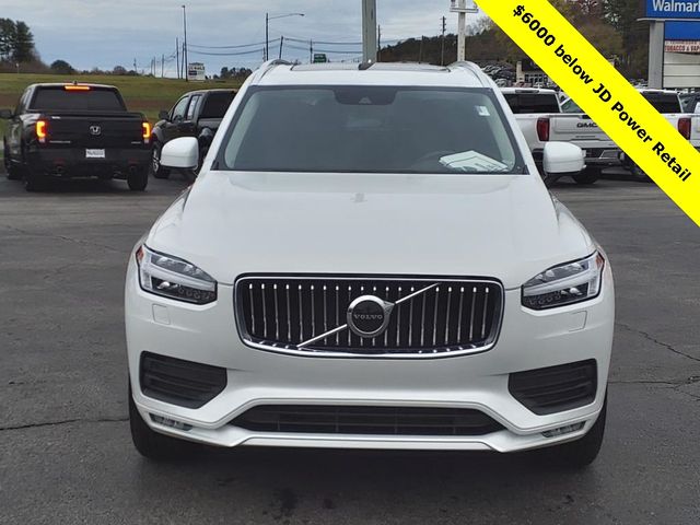 2022 Volvo XC90 Momentum