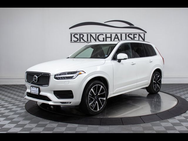 2022 Volvo XC90 Momentum