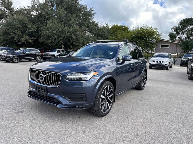 2022 Volvo XC90 Momentum