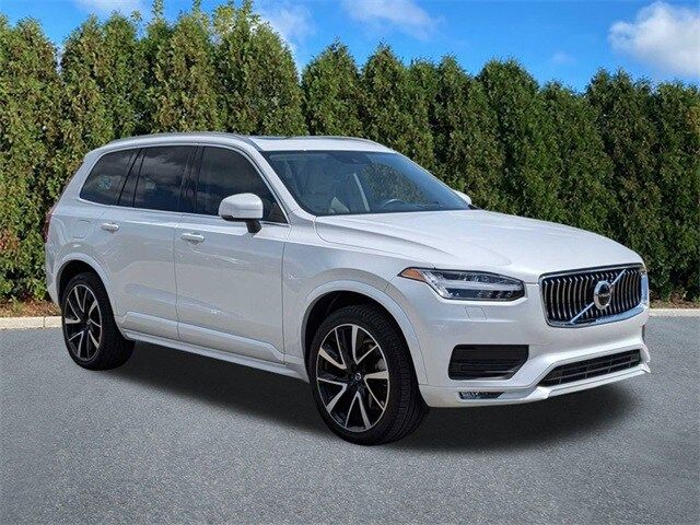 2022 Volvo XC90 Momentum