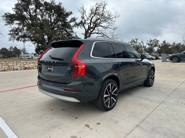 2022 Volvo XC90 Momentum