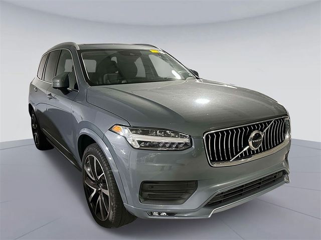 2022 Volvo XC90 Momentum