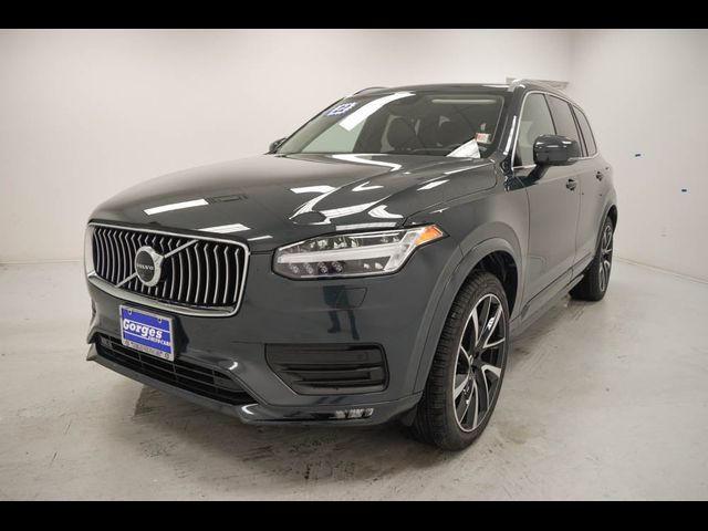 2022 Volvo XC90 Momentum