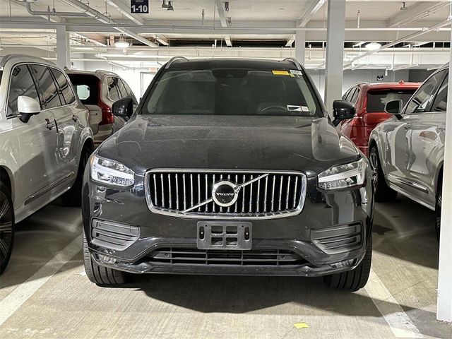 2022 Volvo XC90 Momentum