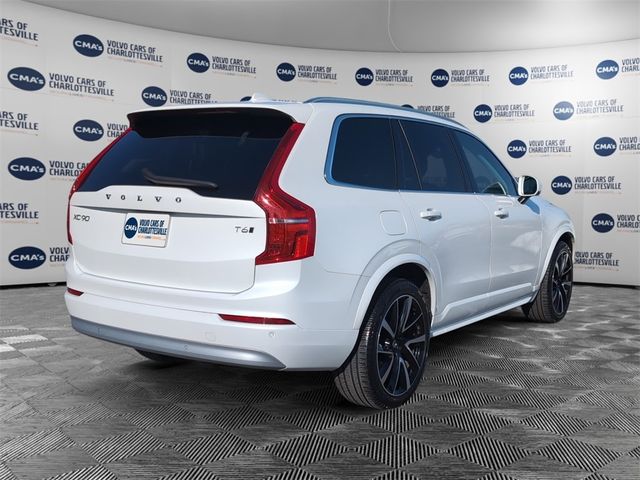 2022 Volvo XC90 Momentum