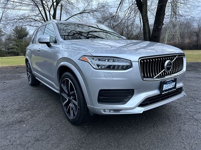 2022 Volvo XC90 Momentum