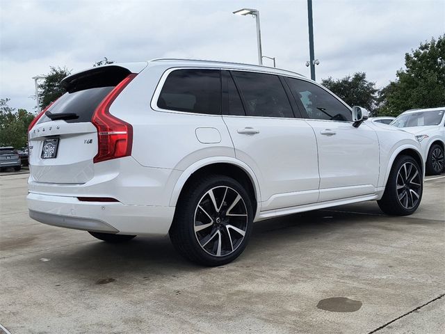 2022 Volvo XC90 Momentum