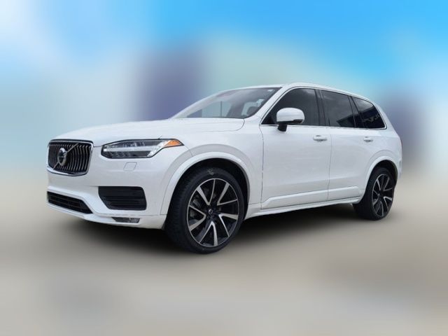 2022 Volvo XC90 Momentum