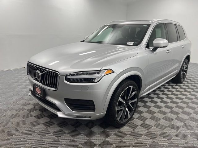 2022 Volvo XC90 Momentum