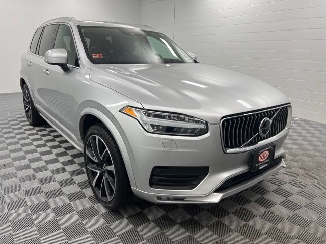 2022 Volvo XC90 Momentum