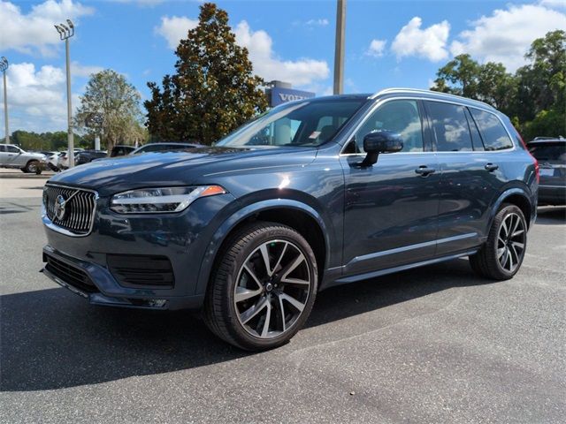 2022 Volvo XC90 Momentum