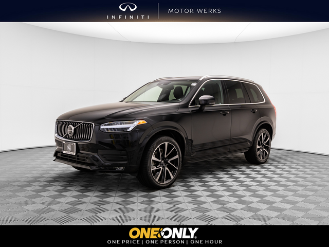 2022 Volvo XC90 Momentum