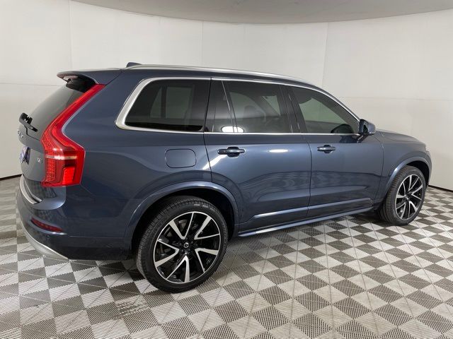 2022 Volvo XC90 Momentum