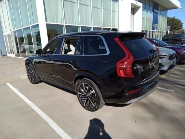 2022 Volvo XC90 Momentum