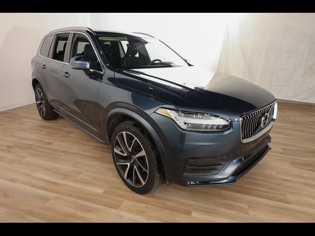 2022 Volvo XC90 Momentum