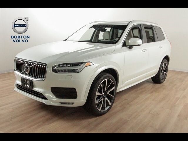 2022 Volvo XC90 Momentum