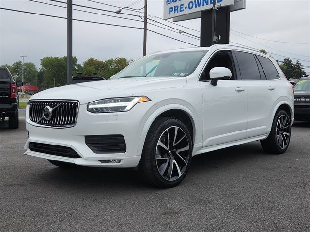 2022 Volvo XC90 Momentum