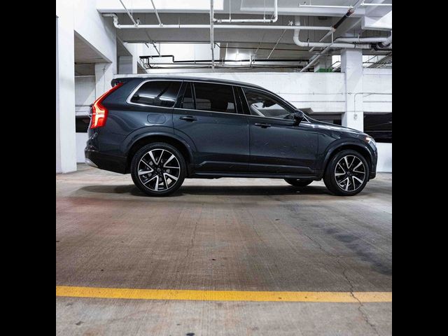 2022 Volvo XC90 Momentum