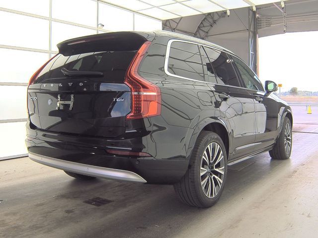 2022 Volvo XC90 Momentum