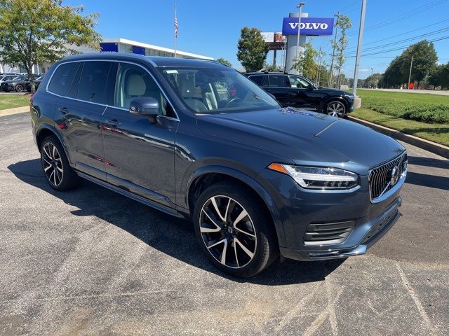 2022 Volvo XC90 Momentum