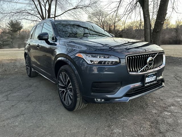 2022 Volvo XC90 Momentum