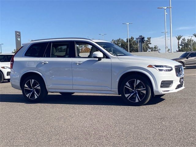 2022 Volvo XC90 Momentum