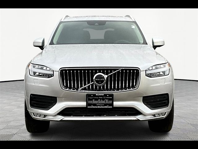 2022 Volvo XC90 Momentum