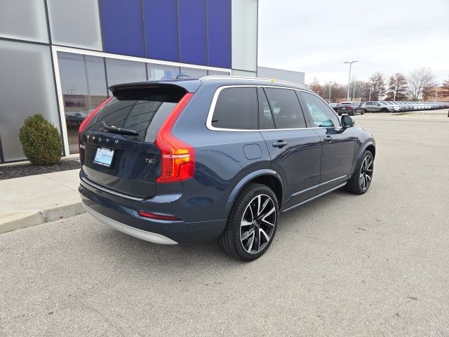 2022 Volvo XC90 Momentum