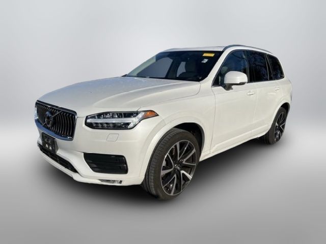 2022 Volvo XC90 Momentum