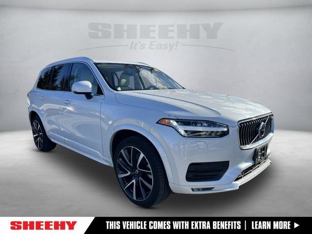 2022 Volvo XC90 Momentum