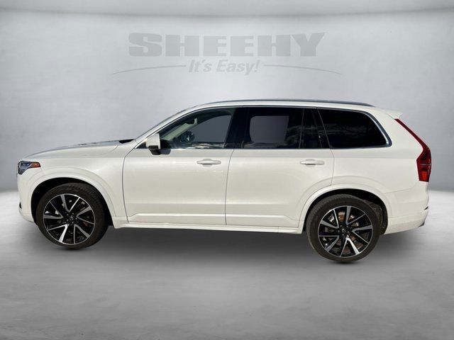 2022 Volvo XC90 Momentum