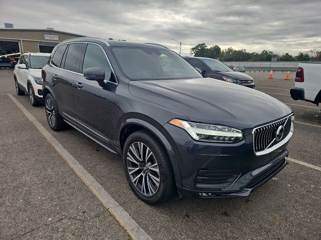 2022 Volvo XC90 Momentum